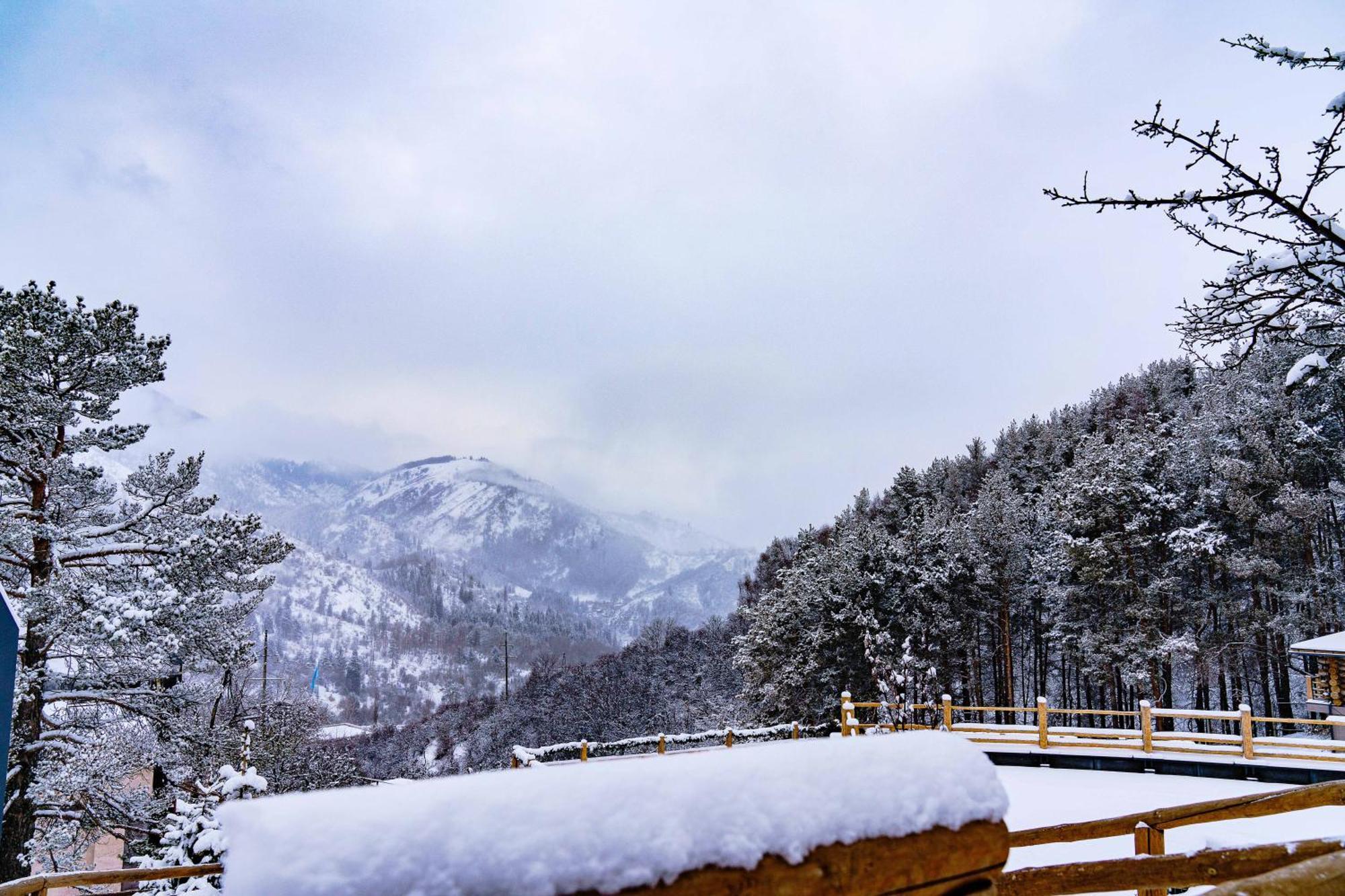 Qazaq Auyl Eco Hotel อัลมาตี ภายนอก รูปภาพ
