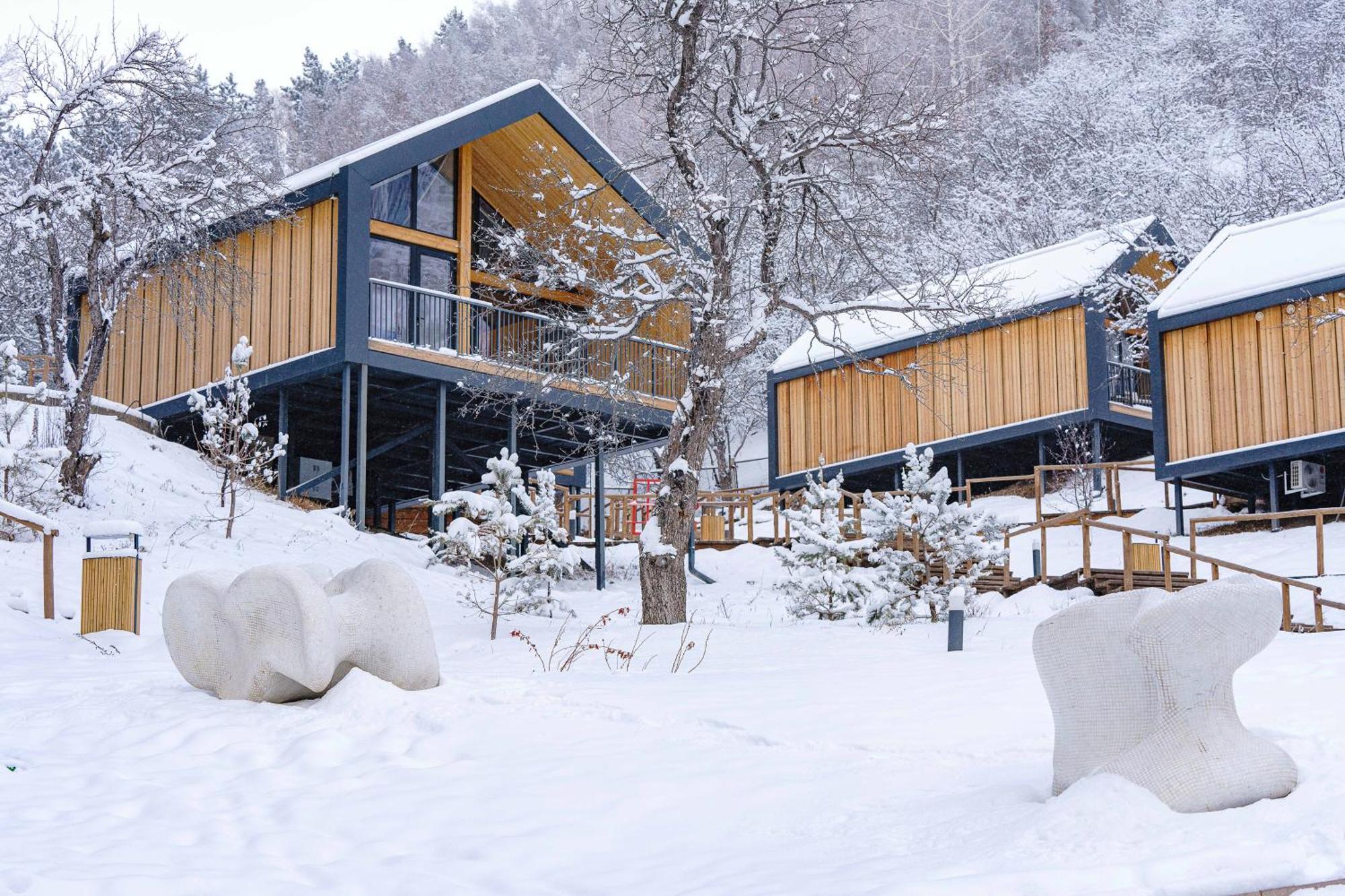 Qazaq Auyl Eco Hotel อัลมาตี ภายนอก รูปภาพ